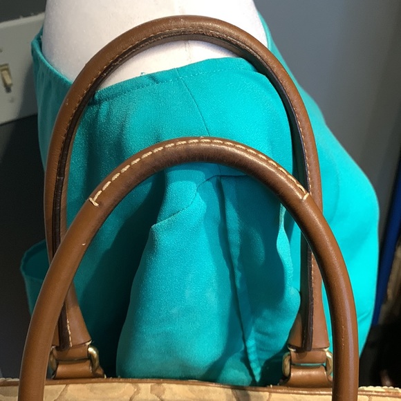 Well Loved Coach Logo Handbag - Picture 6 of 15